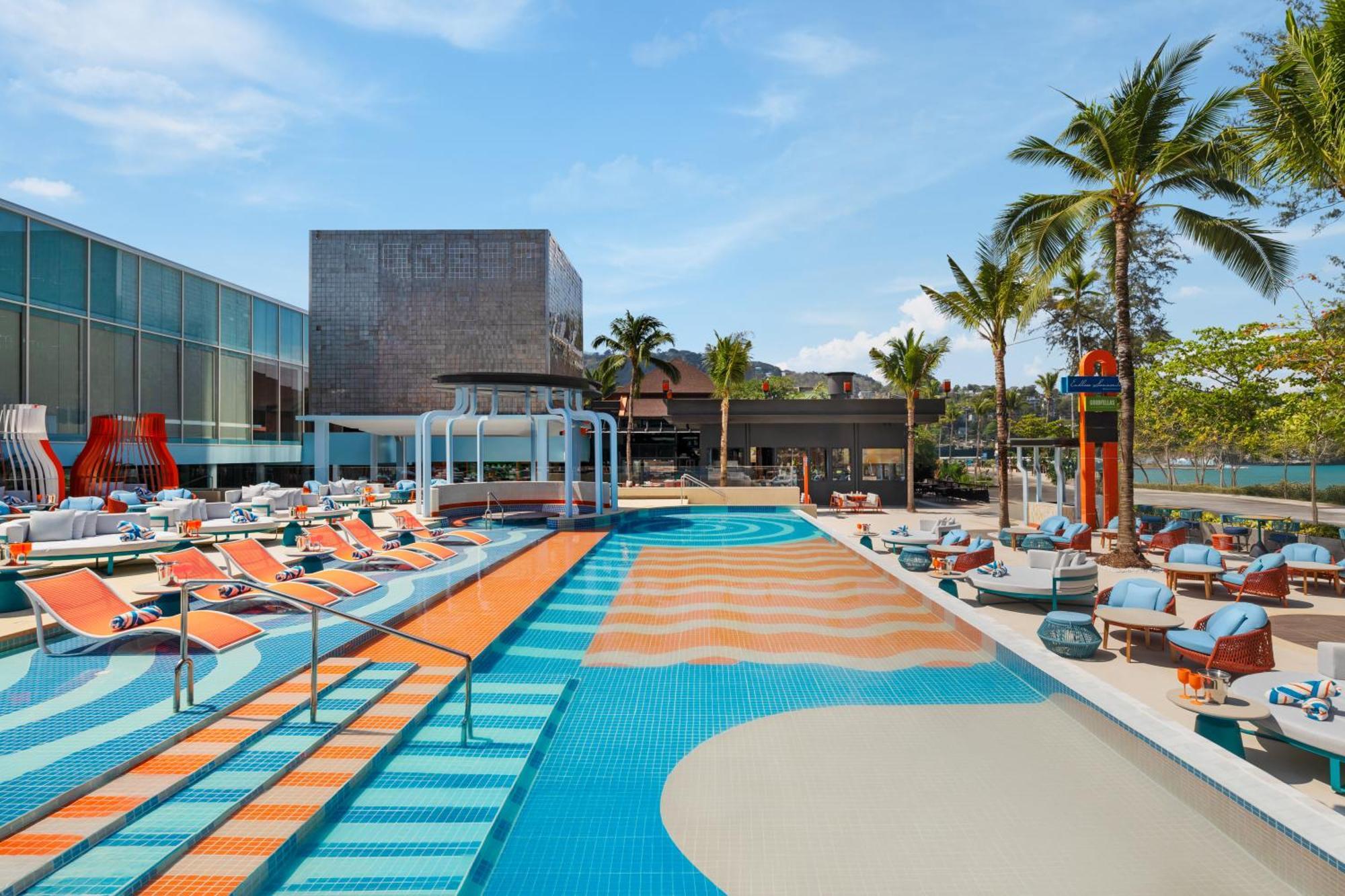 Courtyard By Marriott Phuket, Patong Beach Resort Exterior photo