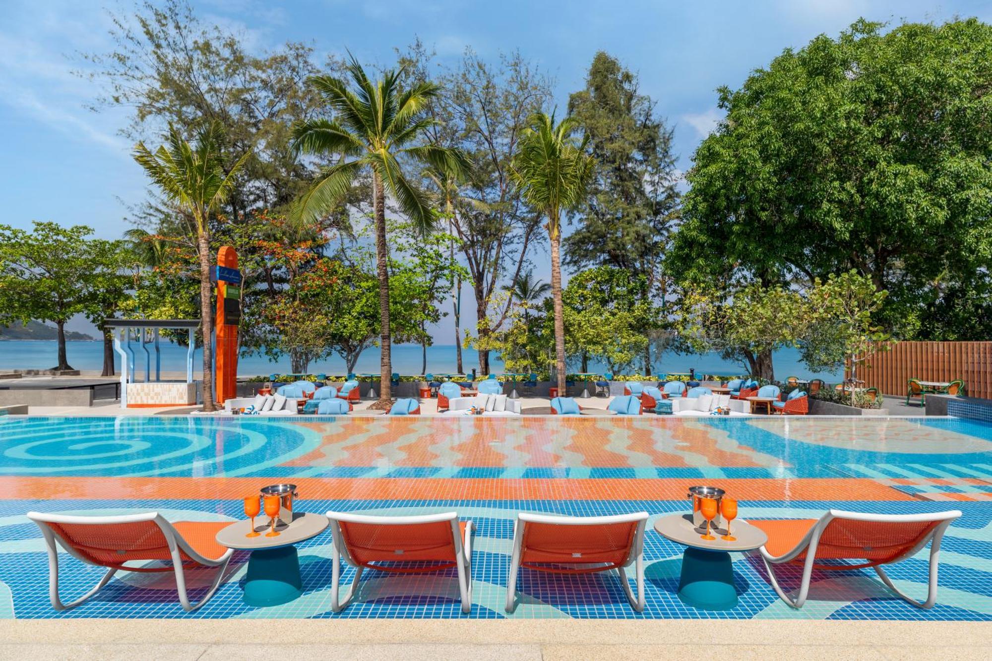 Courtyard By Marriott Phuket, Patong Beach Resort Exterior photo
