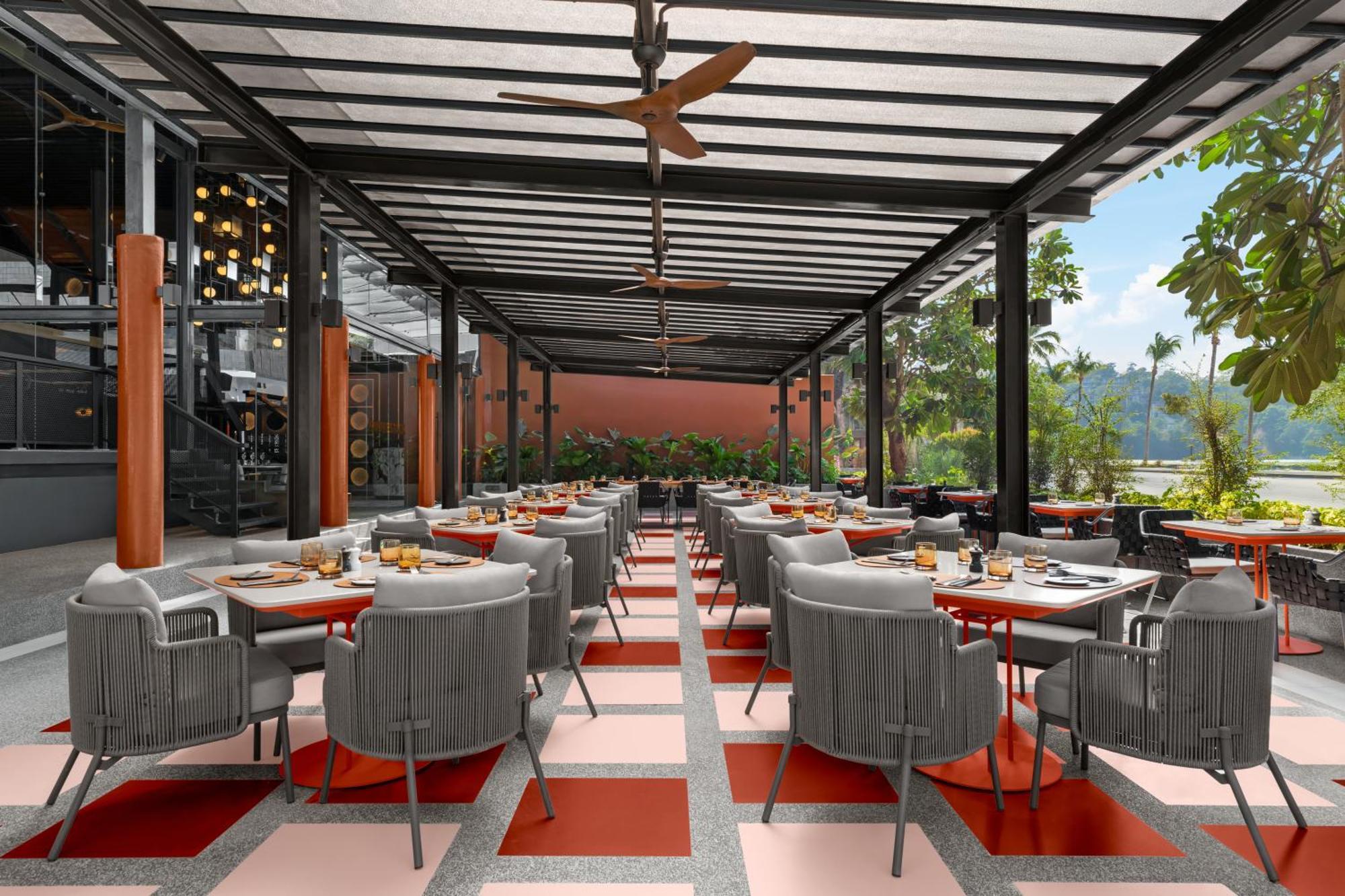 Courtyard By Marriott Phuket, Patong Beach Resort Exterior photo