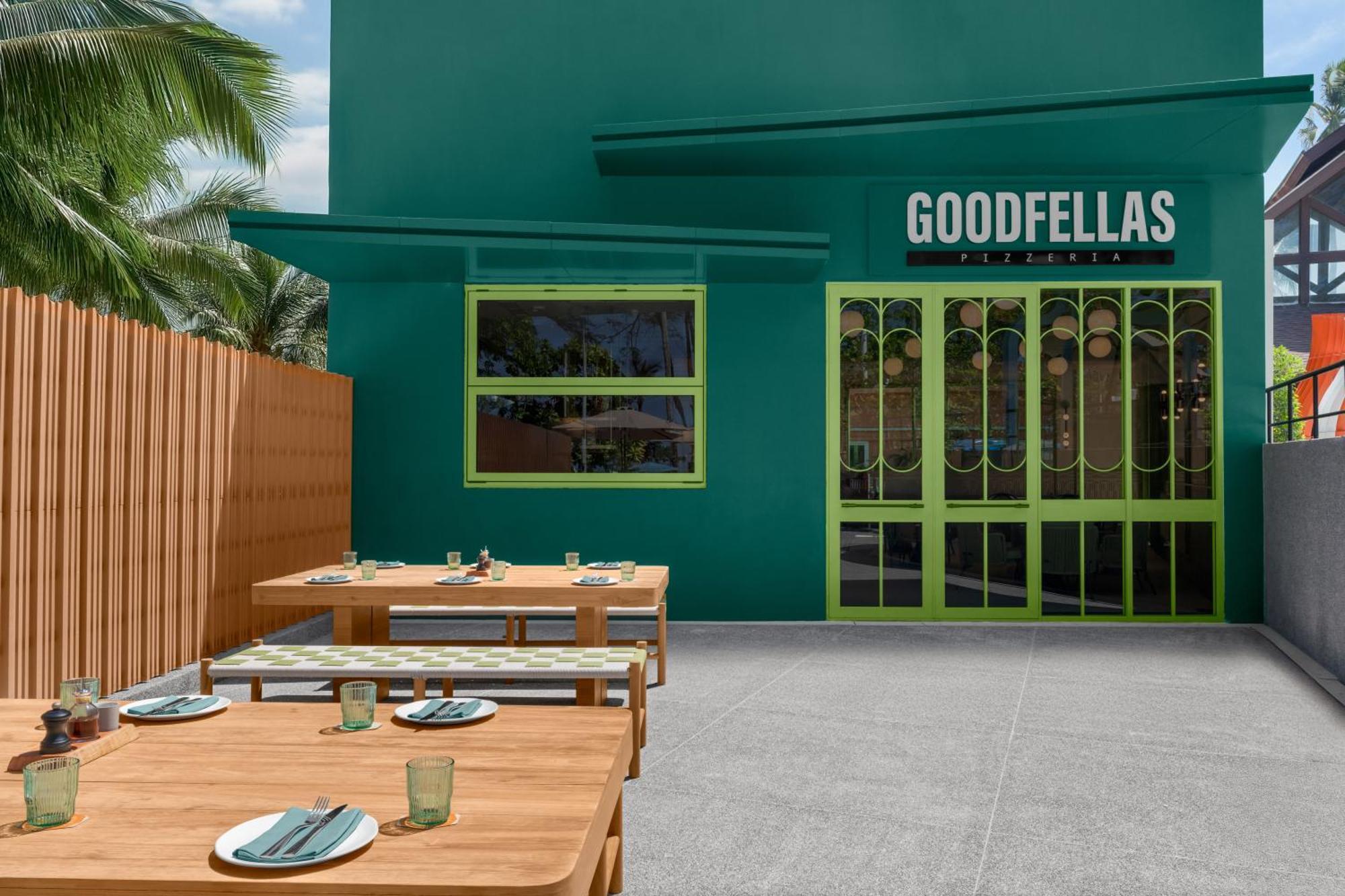 Courtyard By Marriott Phuket, Patong Beach Resort Exterior photo
