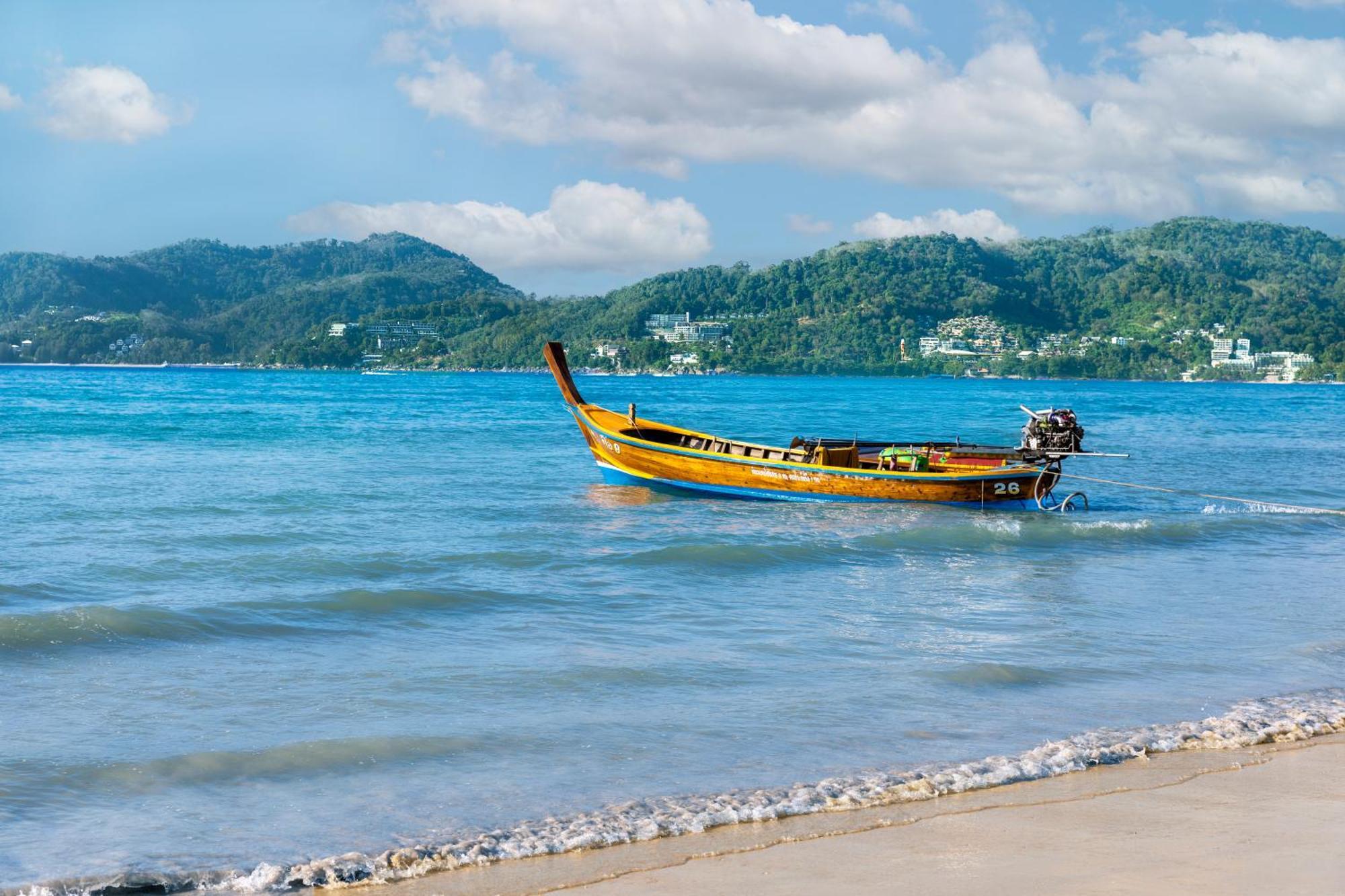 Courtyard By Marriott Phuket, Patong Beach Resort Exterior photo