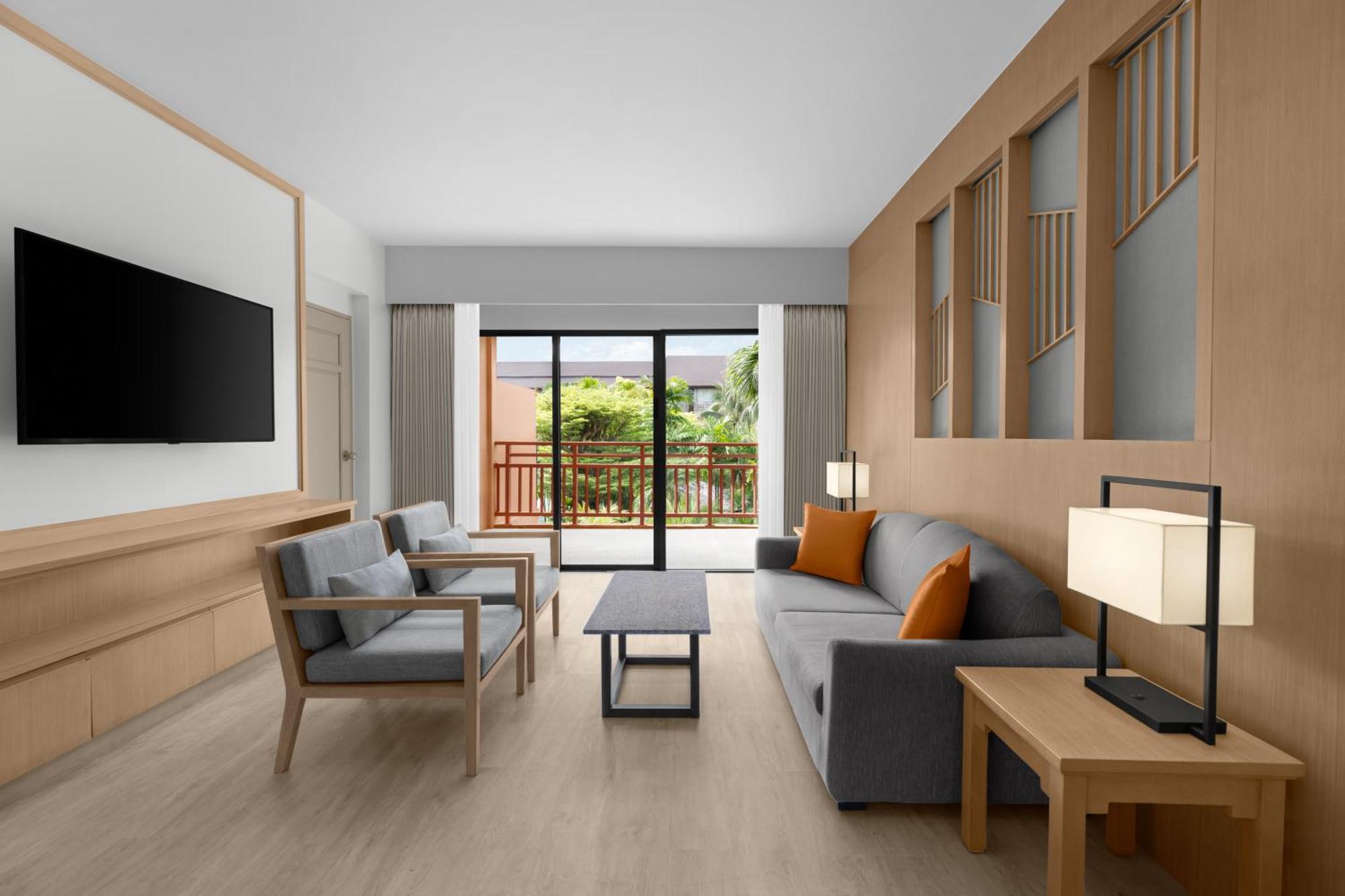 Courtyard By Marriott Phuket, Patong Beach Resort Exterior photo