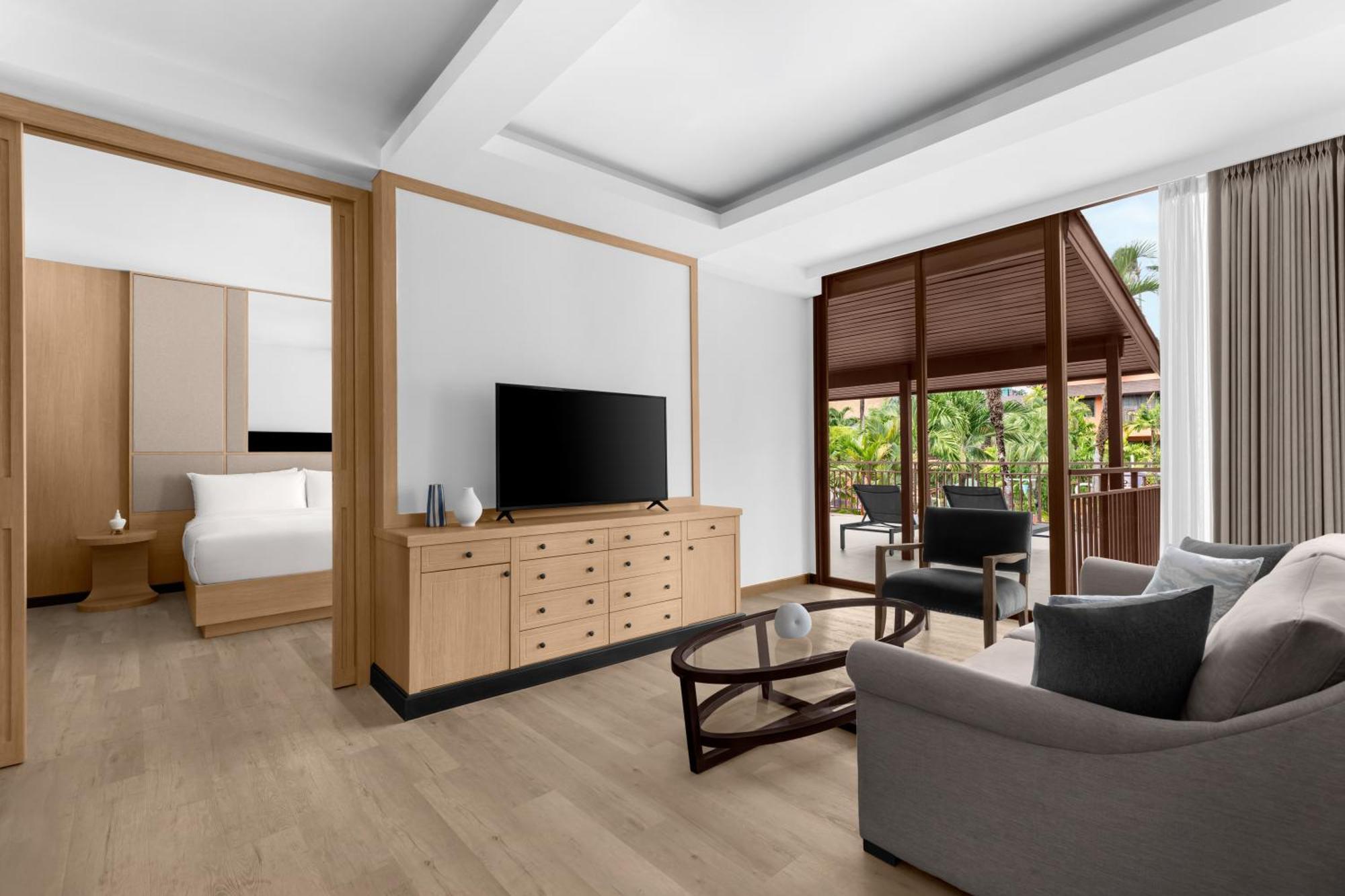Courtyard By Marriott Phuket, Patong Beach Resort Exterior photo