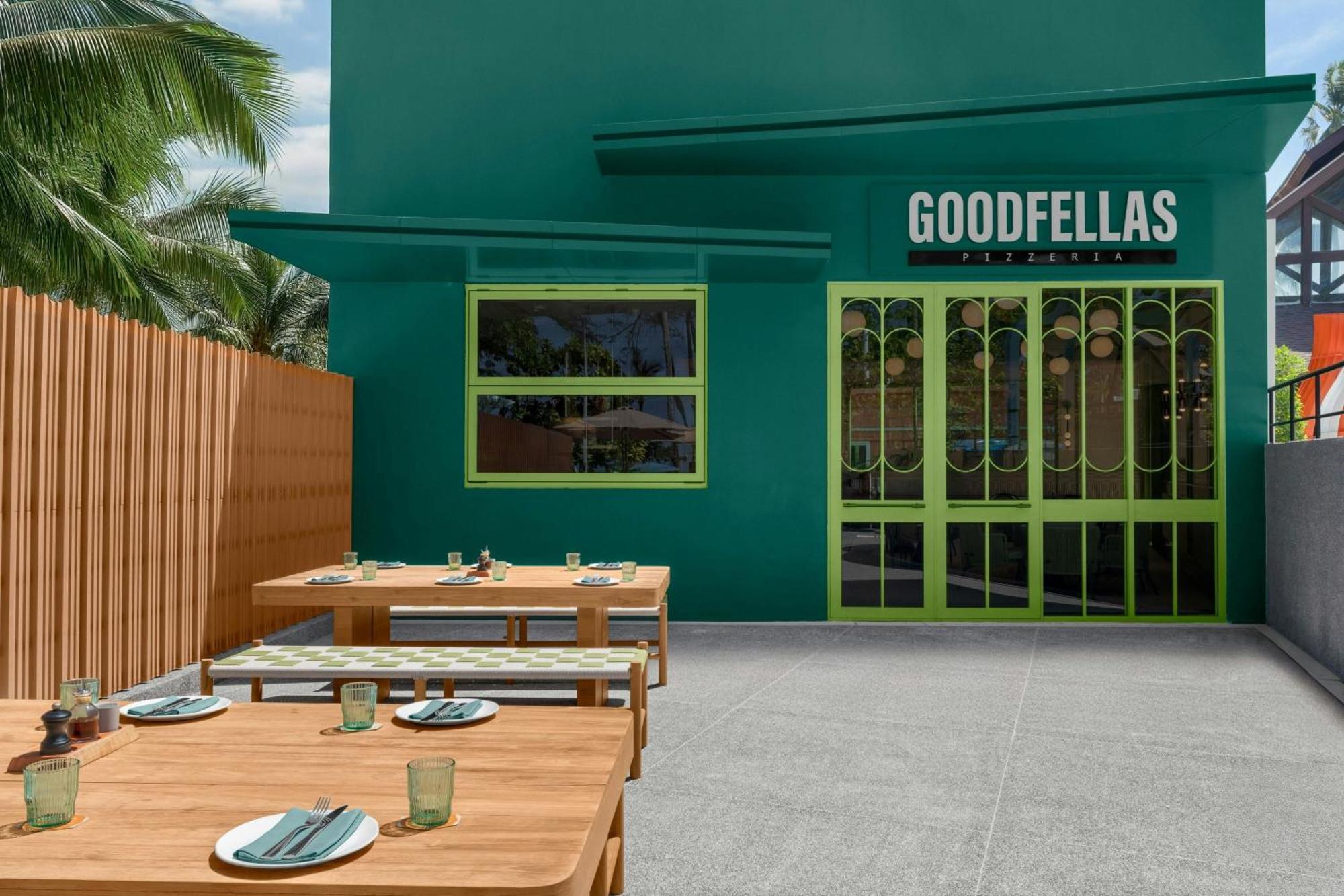 Courtyard By Marriott Phuket, Patong Beach Resort Exterior photo