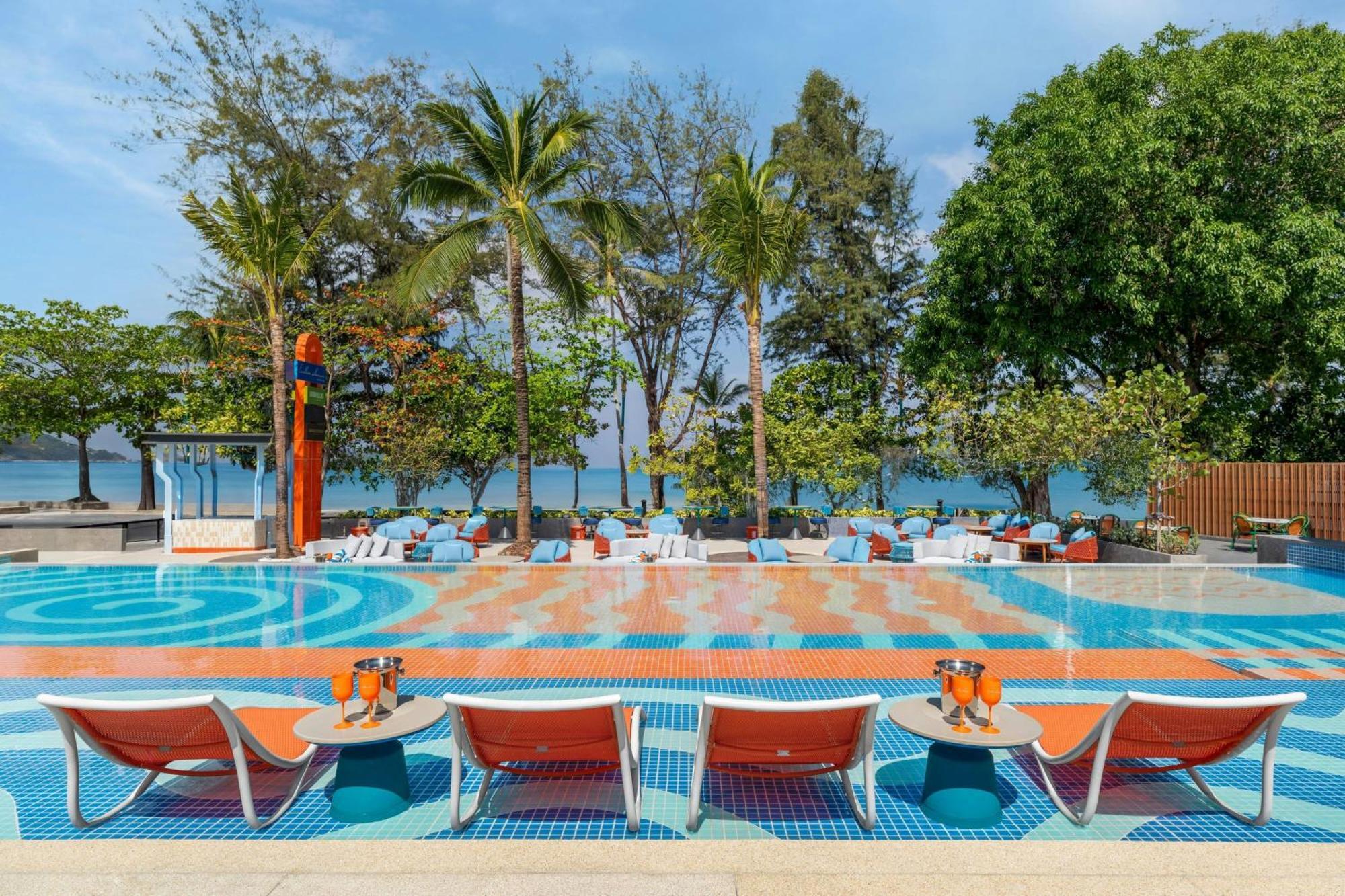 Courtyard By Marriott Phuket, Patong Beach Resort Exterior photo